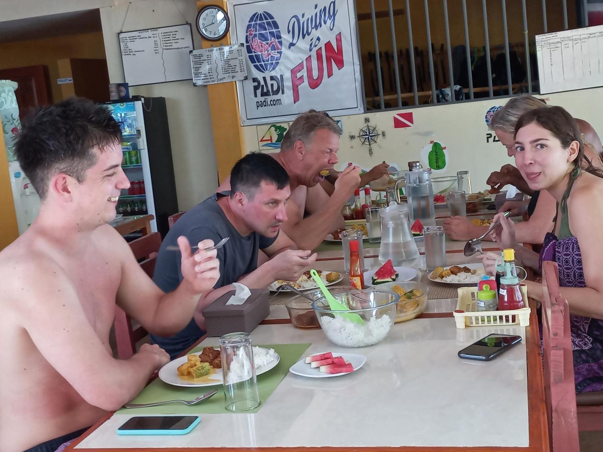 4 Sisters Divers Бунакен Екстер'єр фото